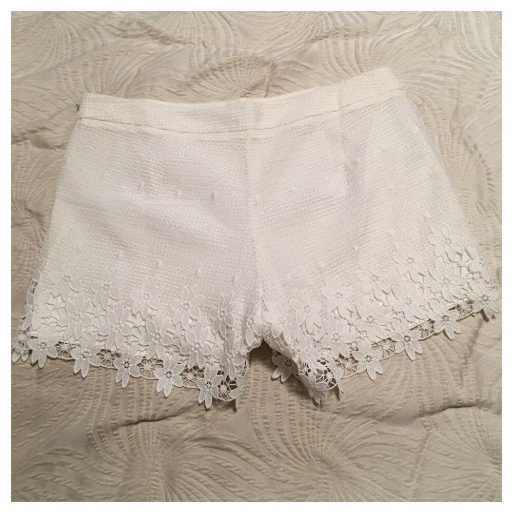 NWOT Ann Taylor White Lace Trim Shorts - Picture 10 of 11